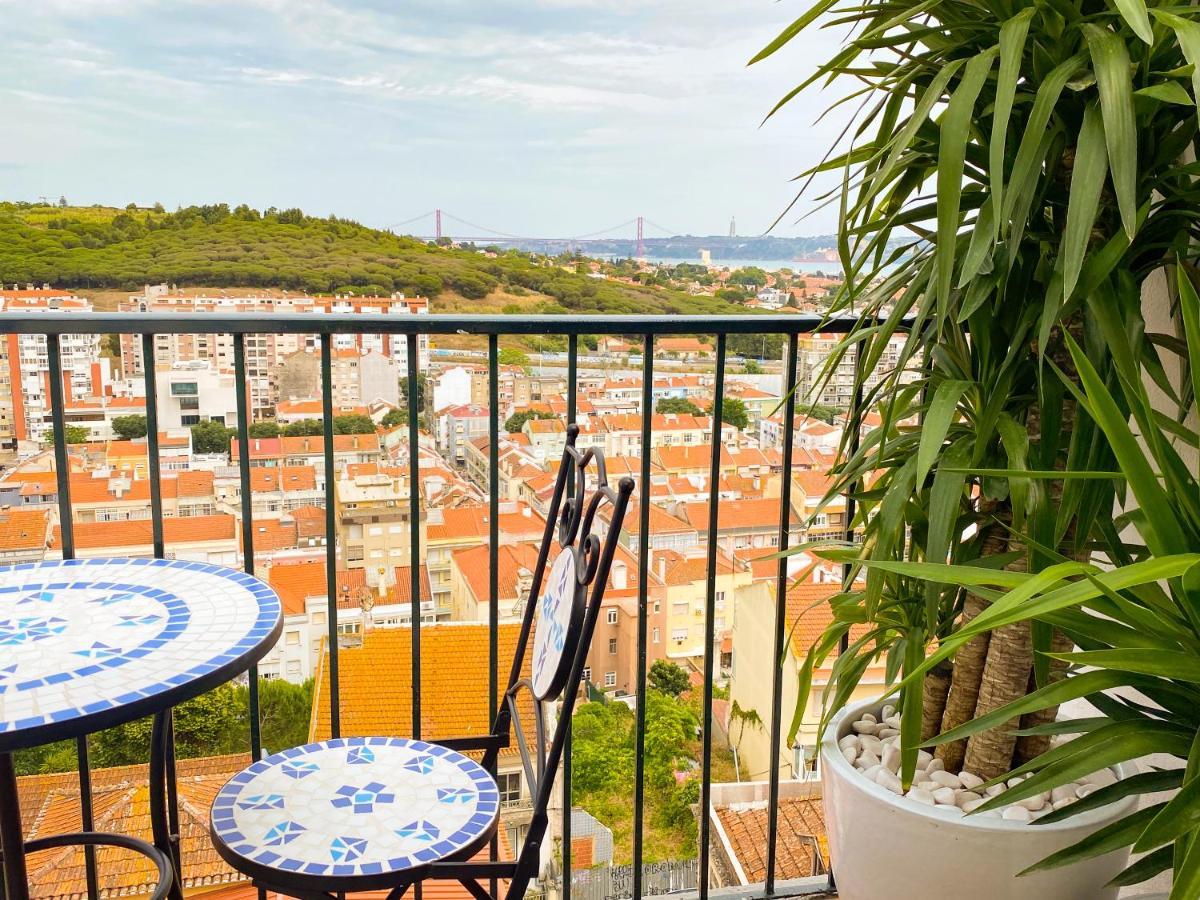 Ideally Located With Perfect Views 알제스 외부 사진