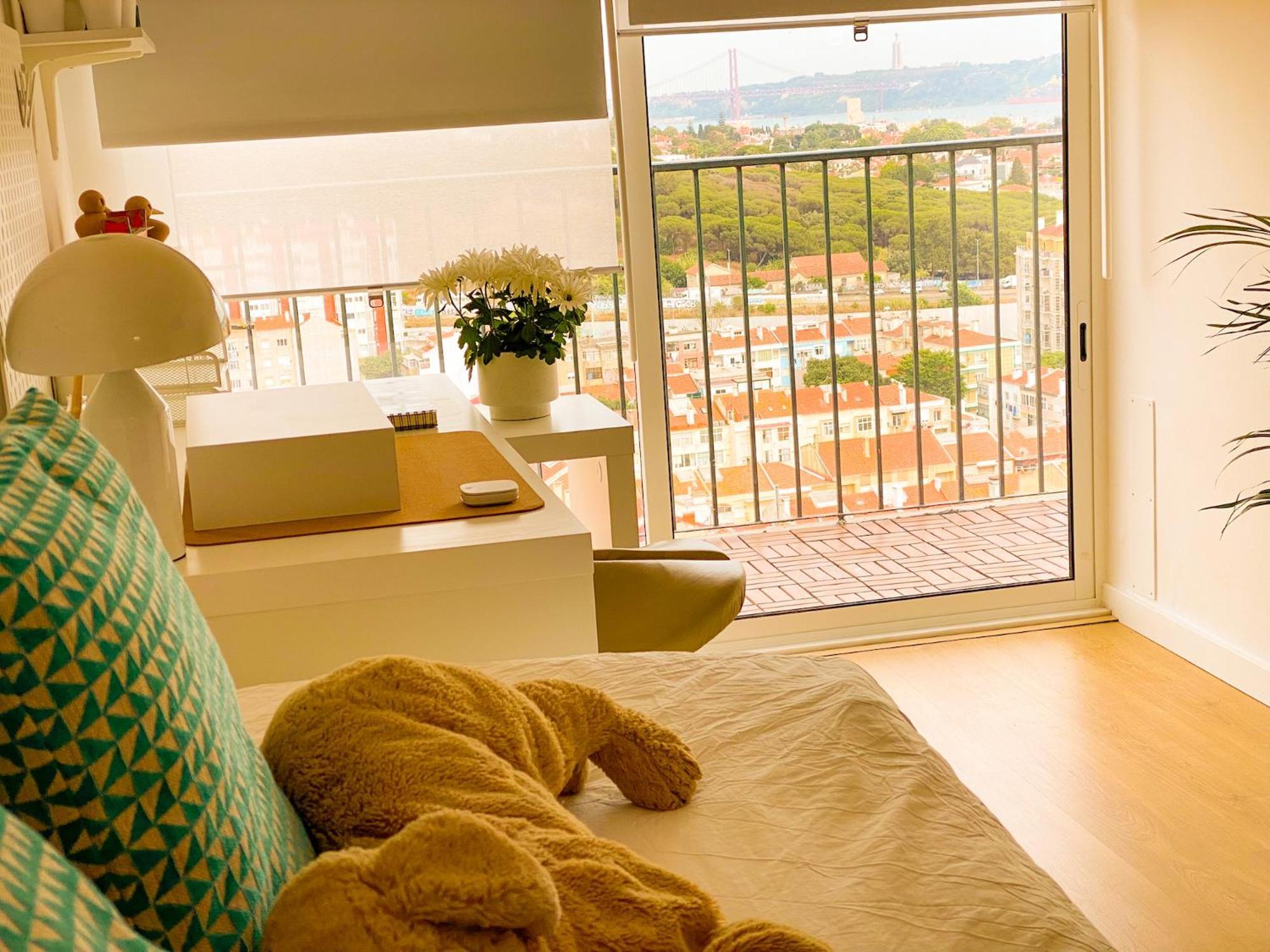 Ideally Located With Perfect Views 알제스 외부 사진
