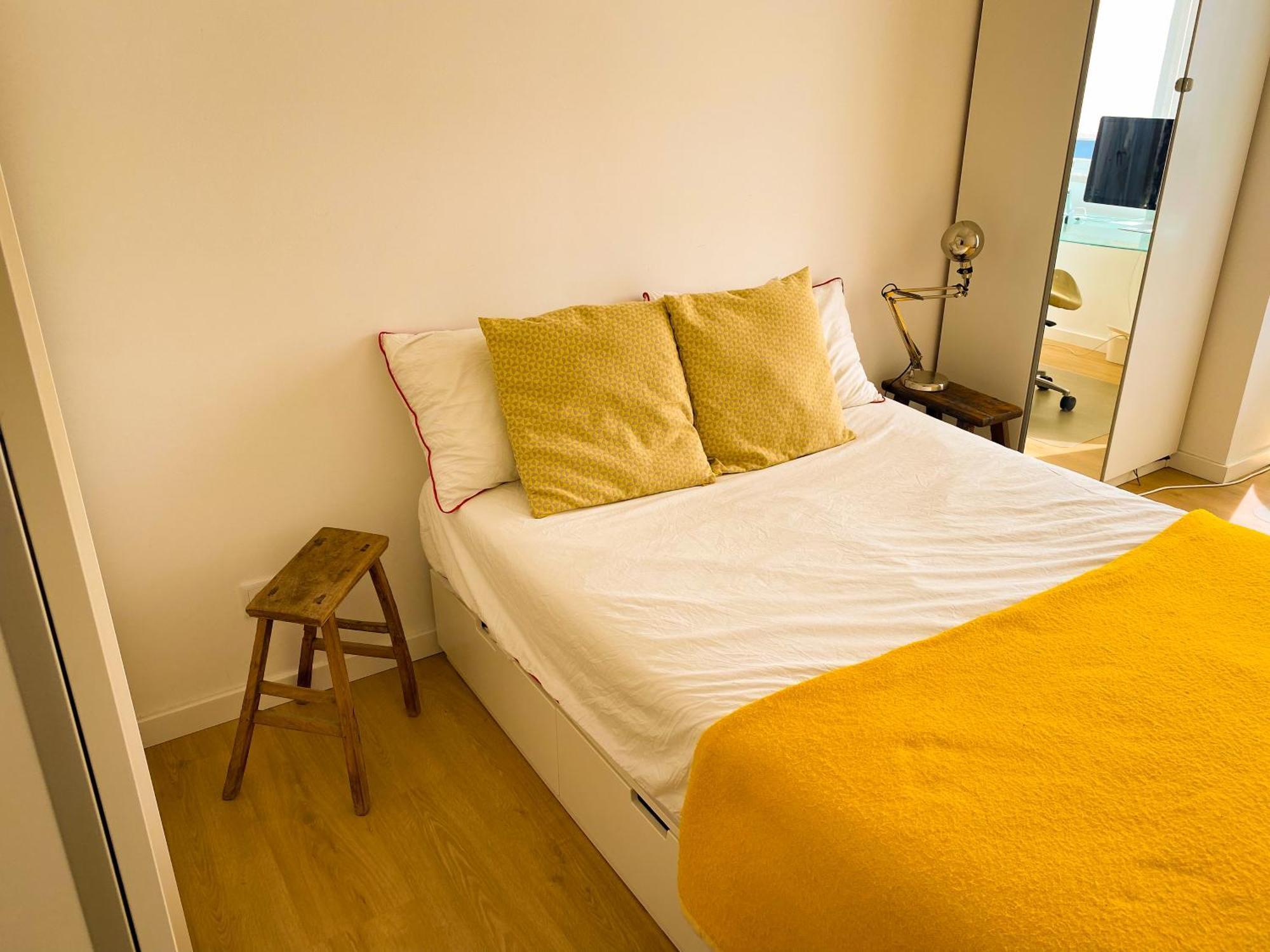 Ideally Located With Perfect Views 알제스 외부 사진