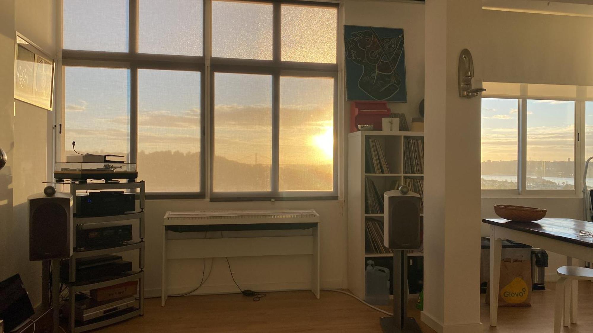 Ideally Located With Perfect Views 알제스 외부 사진