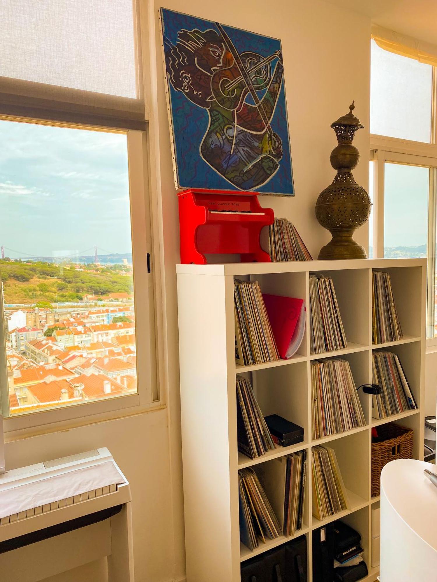 Ideally Located With Perfect Views 알제스 외부 사진